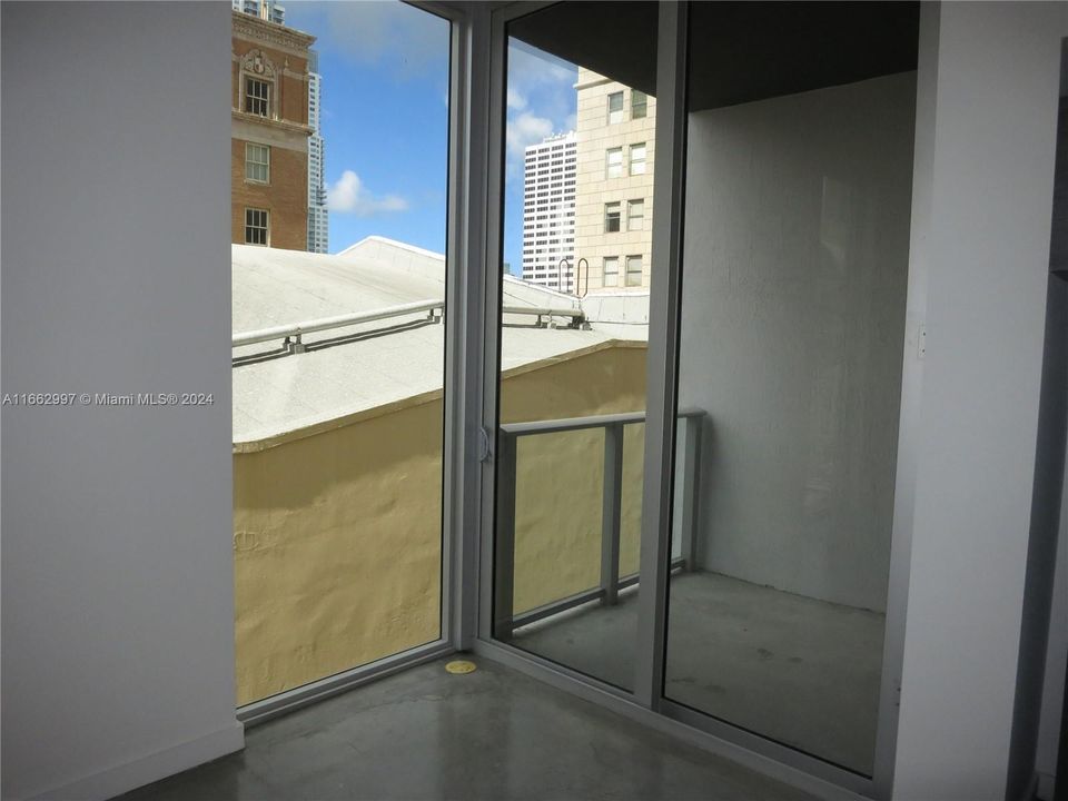 For Rent: $2,350 (1 beds, 1 baths, 446 Square Feet)