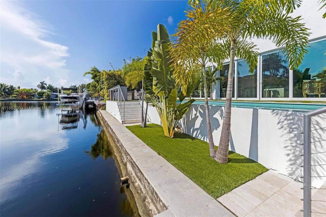 For Sale: $2,650,000 (4 beds, 4 baths, 2984 Square Feet)