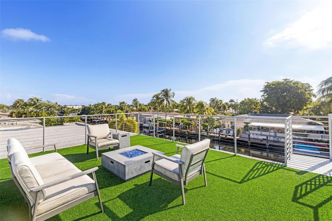 For Sale: $2,650,000 (4 beds, 4 baths, 2984 Square Feet)