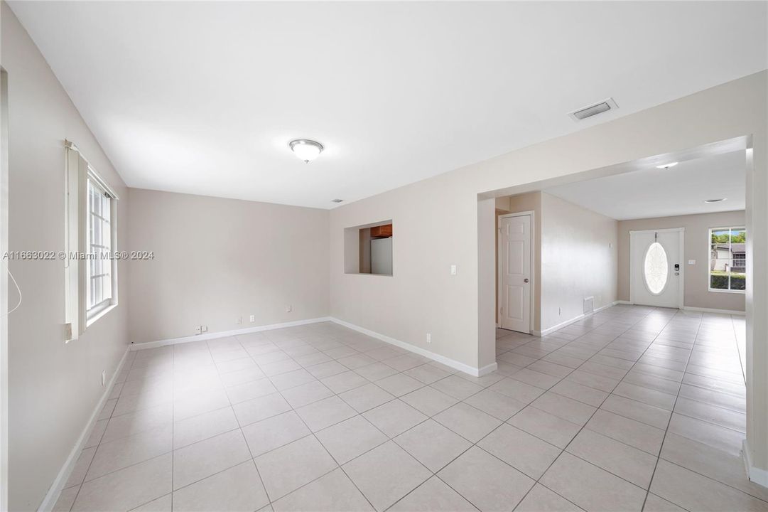 For Sale: $435,900 (3 beds, 2 baths, 1516 Square Feet)