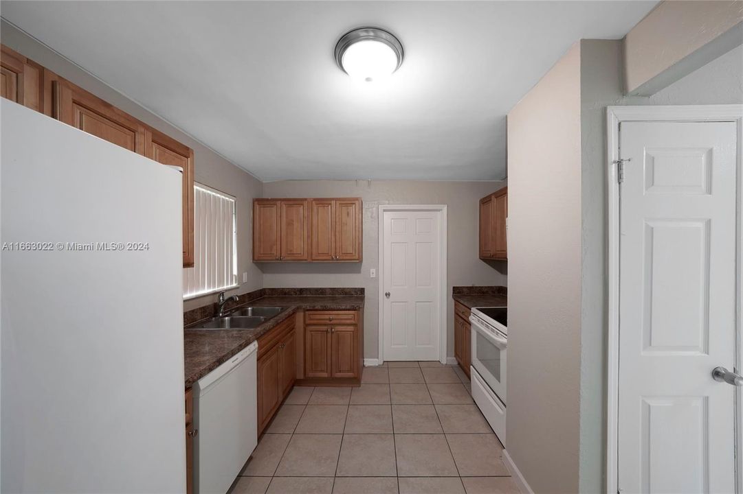 For Sale: $435,900 (3 beds, 2 baths, 1516 Square Feet)