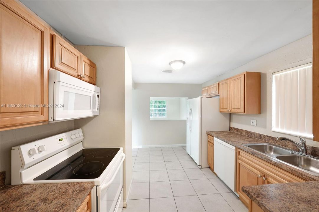 For Sale: $435,900 (3 beds, 2 baths, 1516 Square Feet)