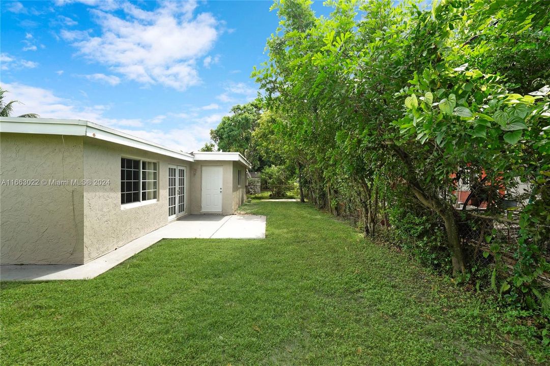 For Sale: $435,900 (3 beds, 2 baths, 1516 Square Feet)