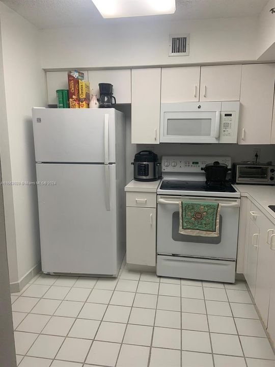 For Rent: $2,400 (1 beds, 2 baths, 1104 Square Feet)