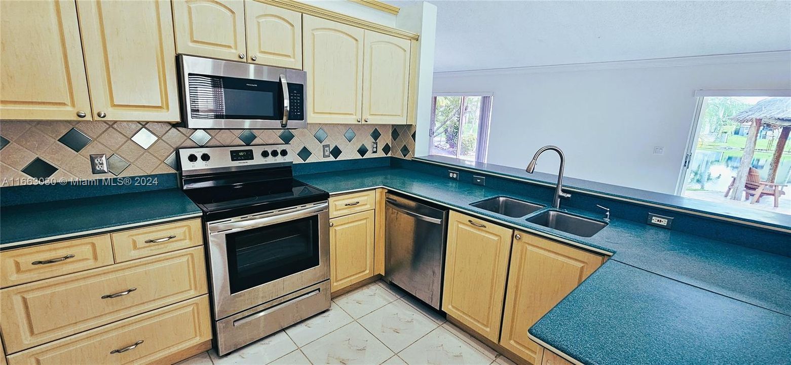 For Rent: $4,250 (3 beds, 2 baths, 2106 Square Feet)