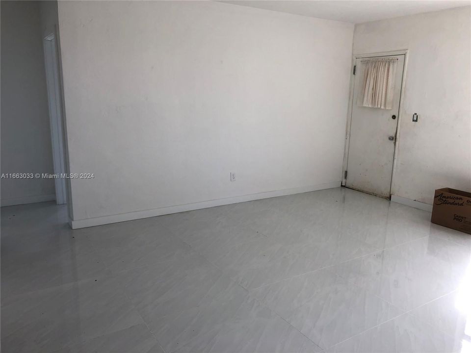 For Rent: $3,900 (3 beds, 2 baths, 1383 Square Feet)