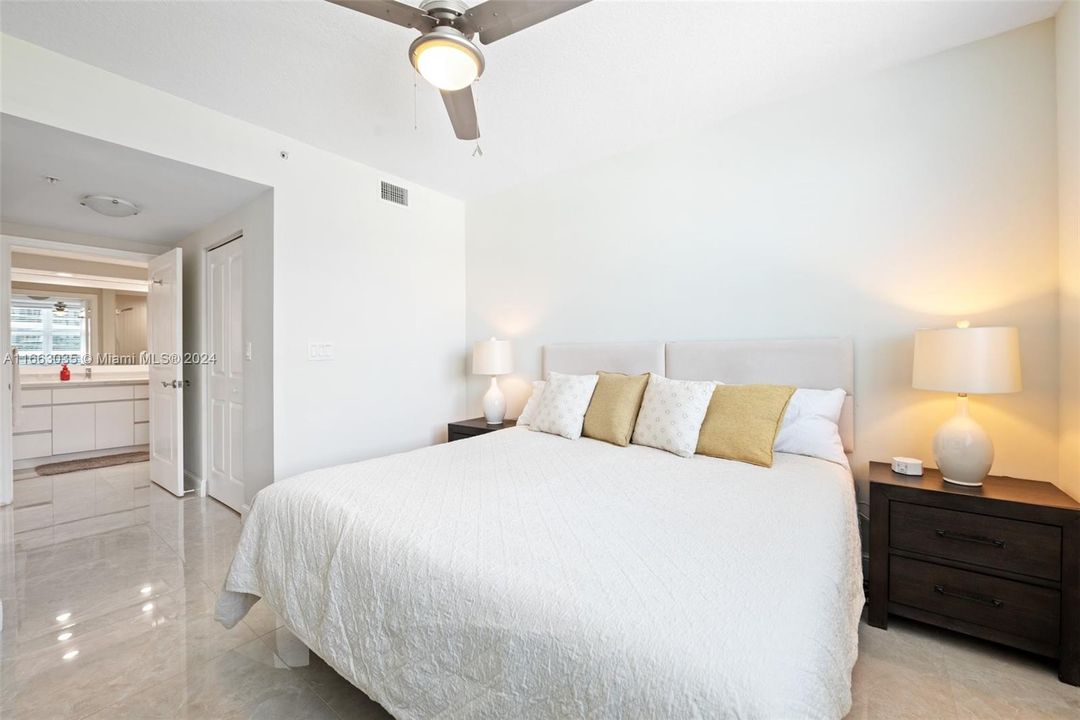 For Sale: $675,000 (2 beds, 2 baths, 1080 Square Feet)