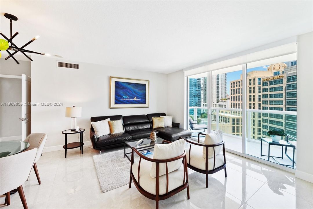 For Sale: $675,000 (2 beds, 2 baths, 1080 Square Feet)