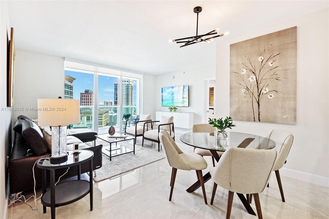 For Sale: $675,000 (2 beds, 2 baths, 1080 Square Feet)