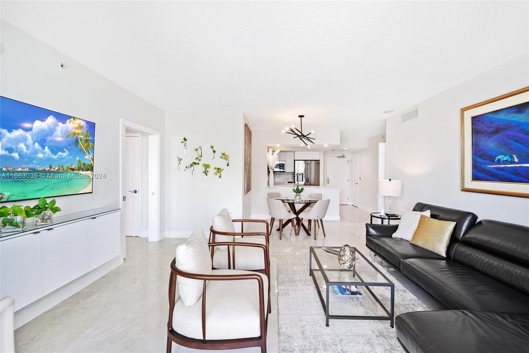 For Sale: $675,000 (2 beds, 2 baths, 1080 Square Feet)