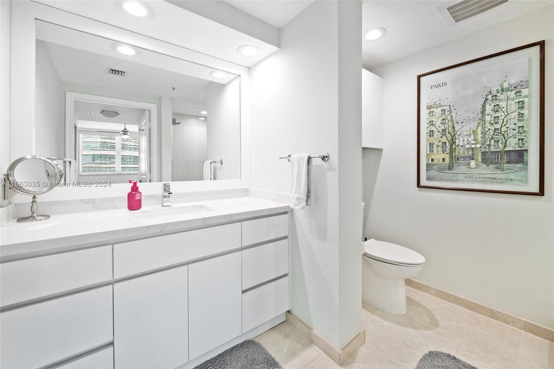 For Sale: $675,000 (2 beds, 2 baths, 1080 Square Feet)