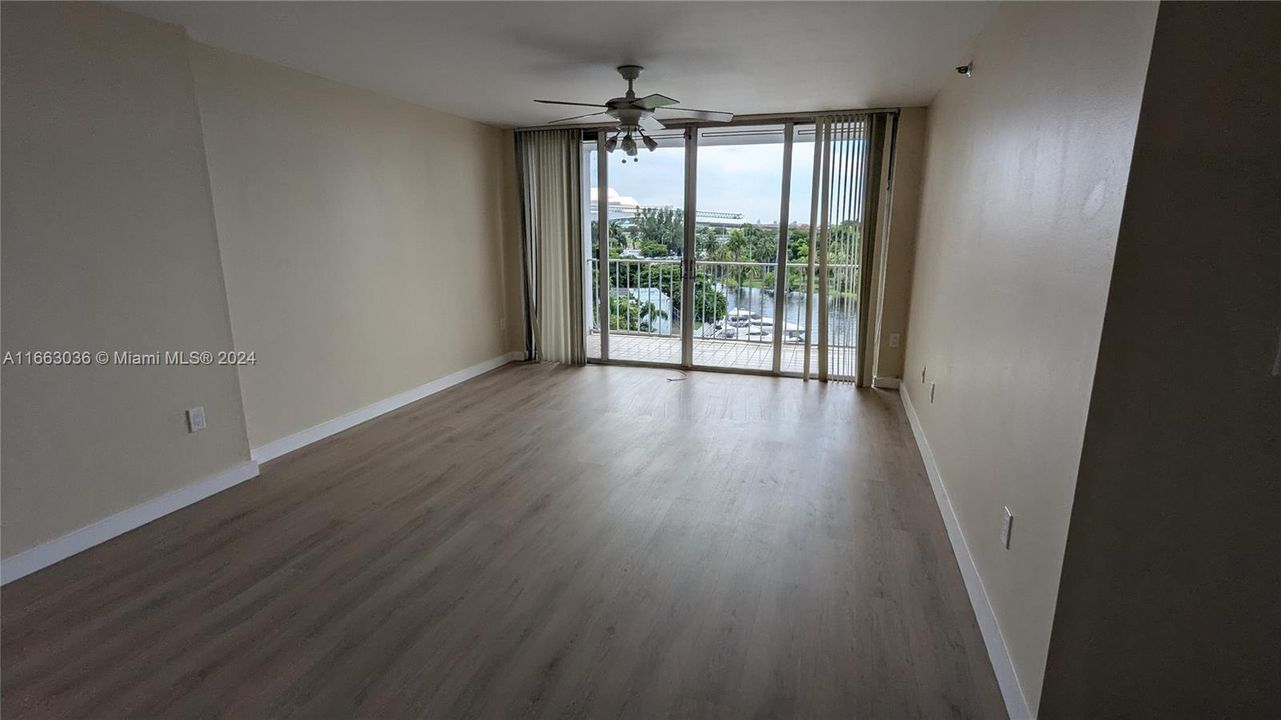 For Rent: $2,500 (2 beds, 2 baths, 883 Square Feet)