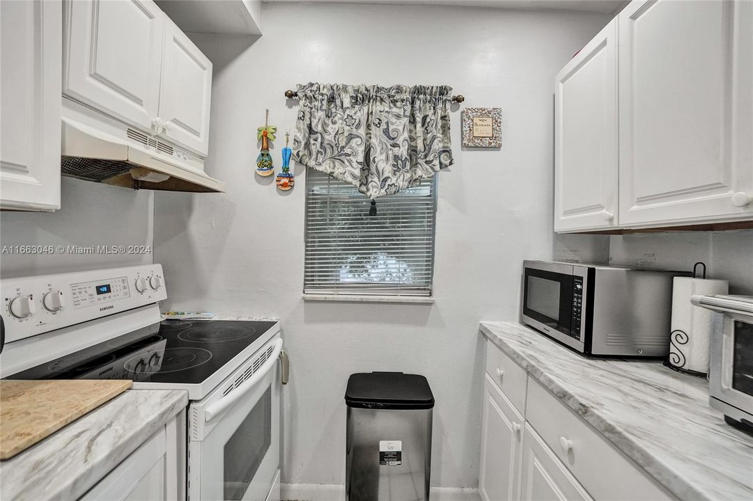 For Sale: $192,500 (2 beds, 1 baths, 1020 Square Feet)