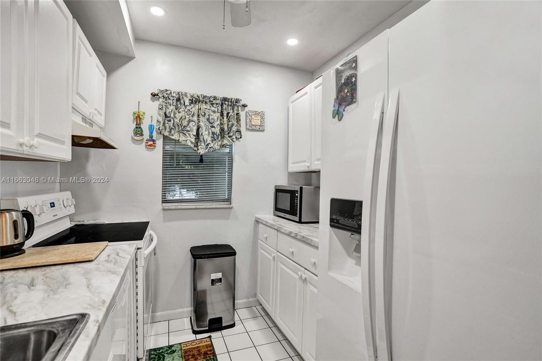 For Sale: $192,500 (2 beds, 1 baths, 1020 Square Feet)