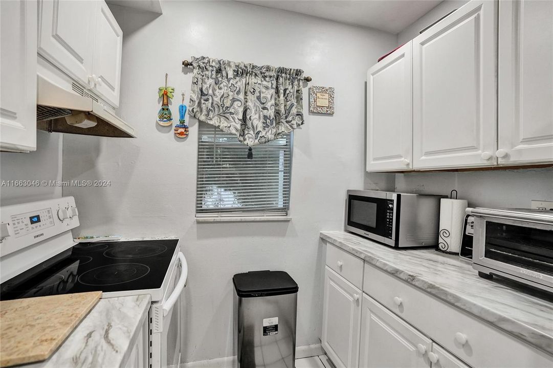 For Sale: $192,500 (2 beds, 1 baths, 1020 Square Feet)