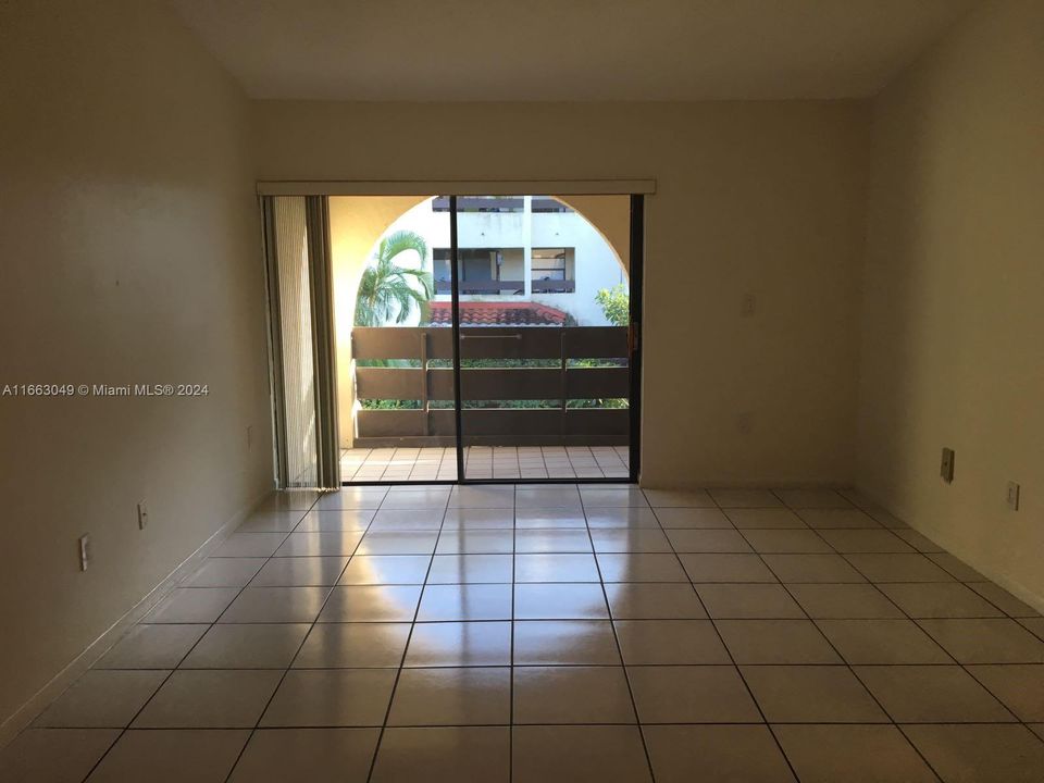 For Rent: $2,450 (2 beds, 2 baths, 944 Square Feet)