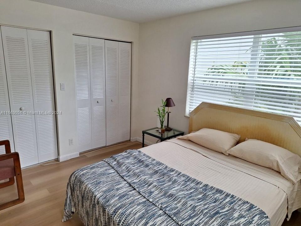 For Sale: $215,000 (1 beds, 1 baths, 620 Square Feet)