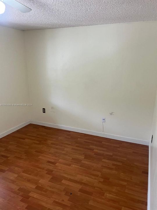 For Rent: $1,700 (1 beds, 1 baths, 720 Square Feet)