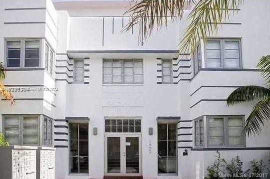 En Venta: $330,000 (2 camas, 2 baños, 649 Pies cuadrados)