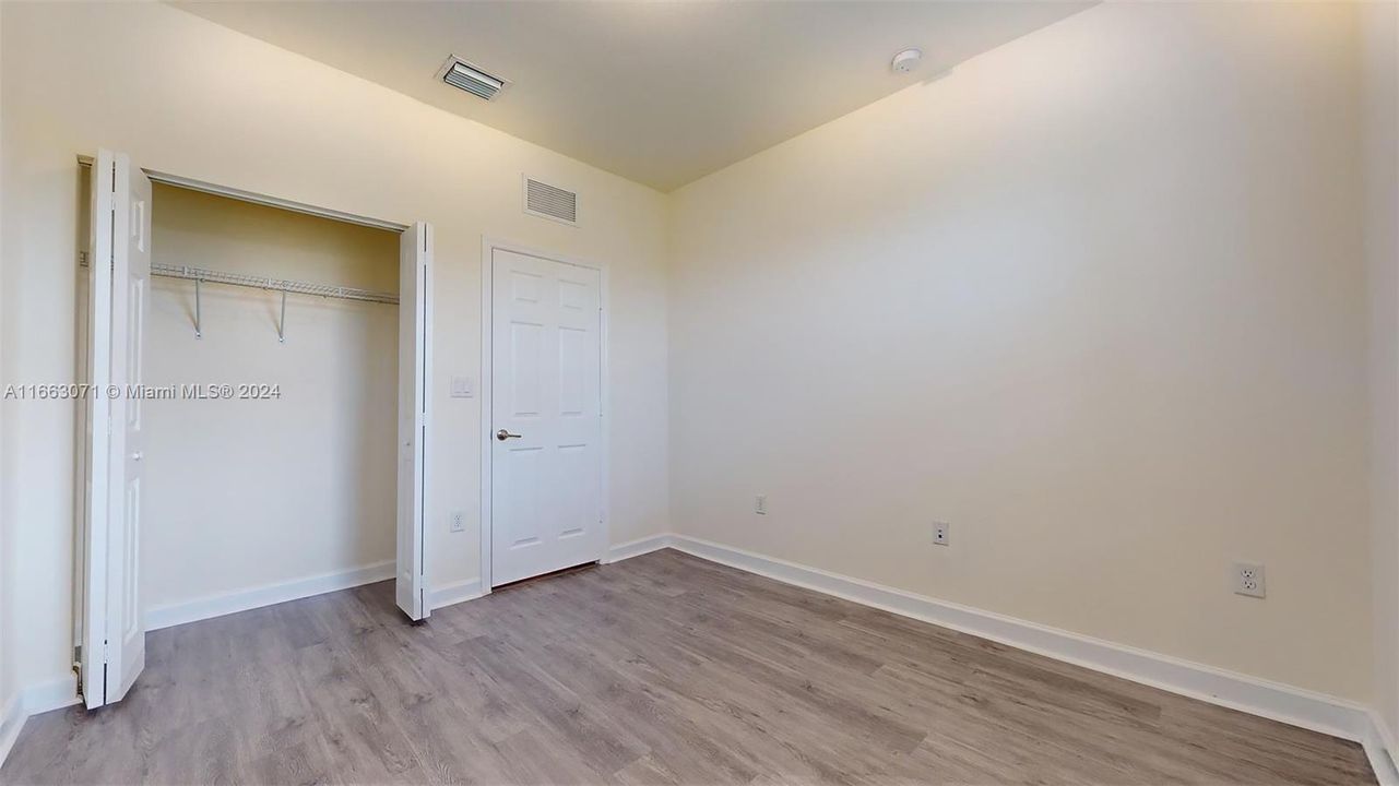 For Rent: $3,250 (3 beds, 2 baths, 1707 Square Feet)