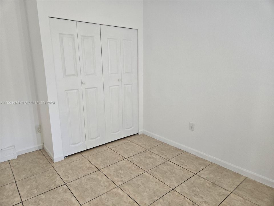 For Rent: $3,300 (4 beds, 2 baths, 1302 Square Feet)