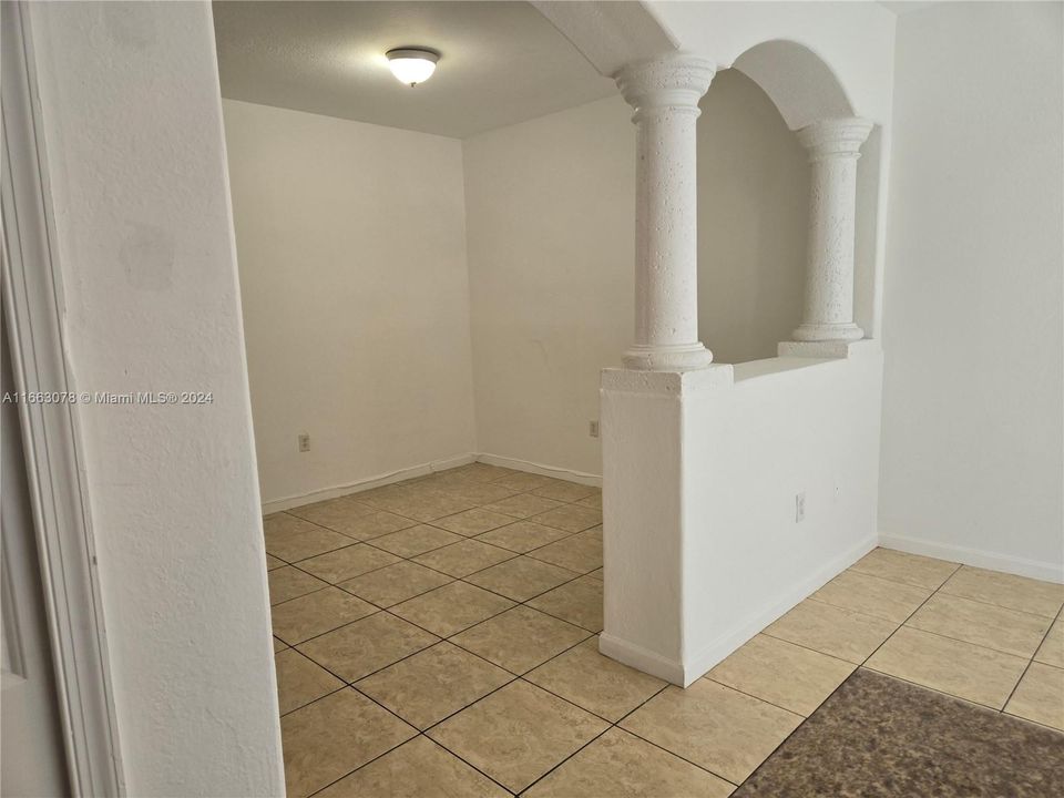 For Rent: $3,300 (4 beds, 2 baths, 1302 Square Feet)