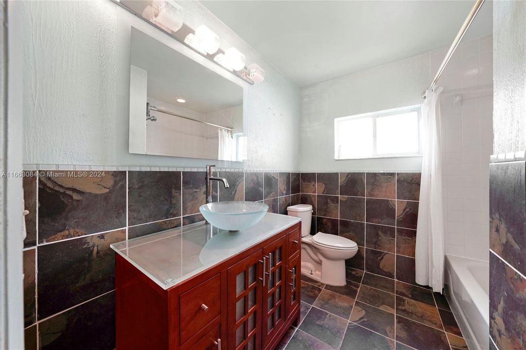 For Sale: $500,000 (4 beds, 2 baths, 2099 Square Feet)