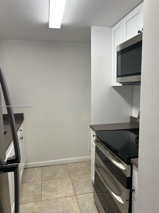 For Rent: $2,500 (1 beds, 2 baths, 935 Square Feet)