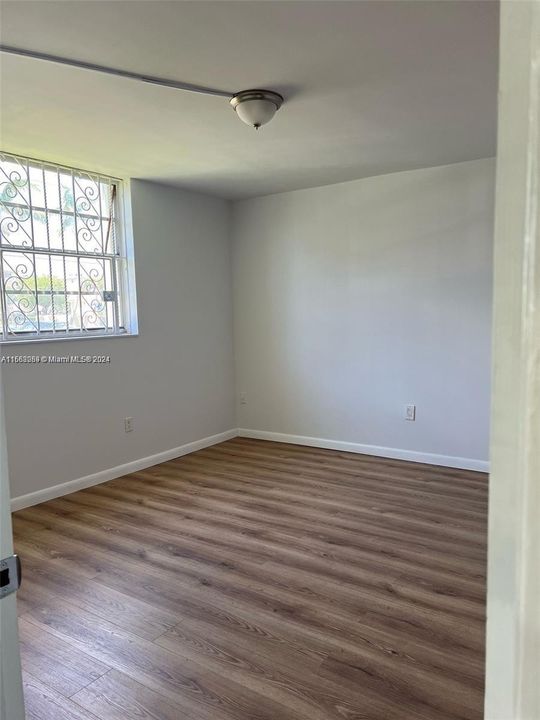 For Rent: $2,500 (1 beds, 2 baths, 935 Square Feet)