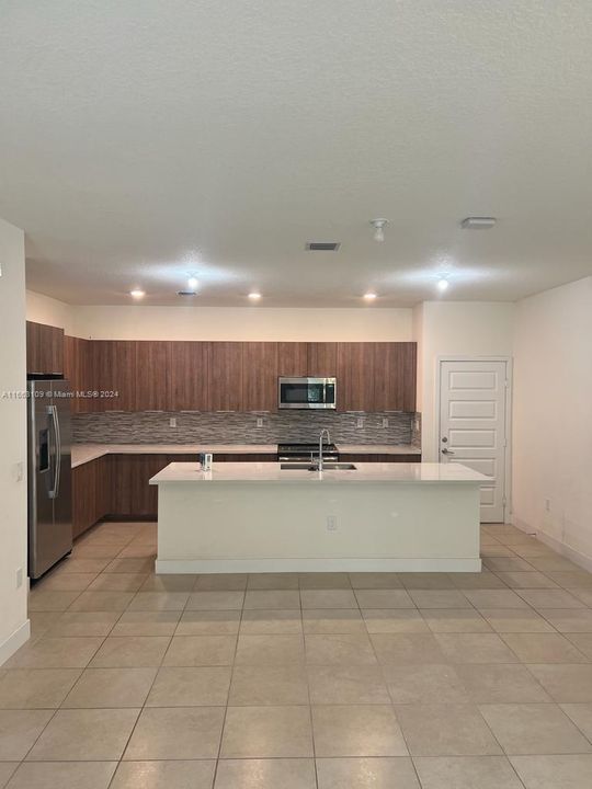 For Rent: $5,050 (3 beds, 2 baths, 2026 Square Feet)