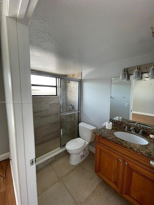 For Rent: $1,950 (2 beds, 2 baths, 900 Square Feet)