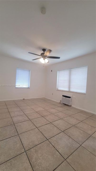 For Rent: $1,800 (1 beds, 1 baths, 600 Square Feet)