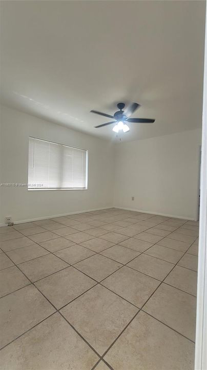 For Rent: $1,800 (1 beds, 1 baths, 600 Square Feet)