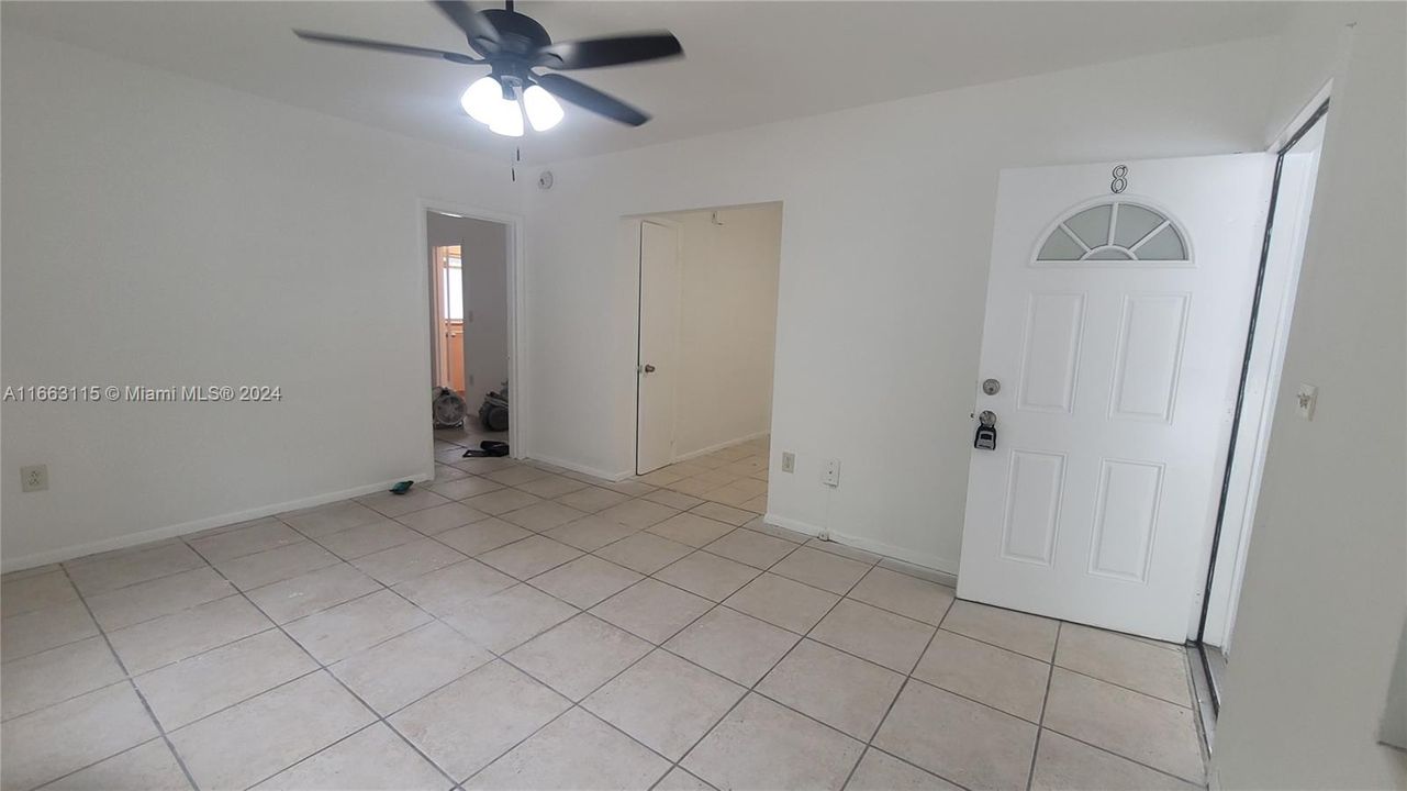 For Rent: $1,800 (1 beds, 1 baths, 600 Square Feet)