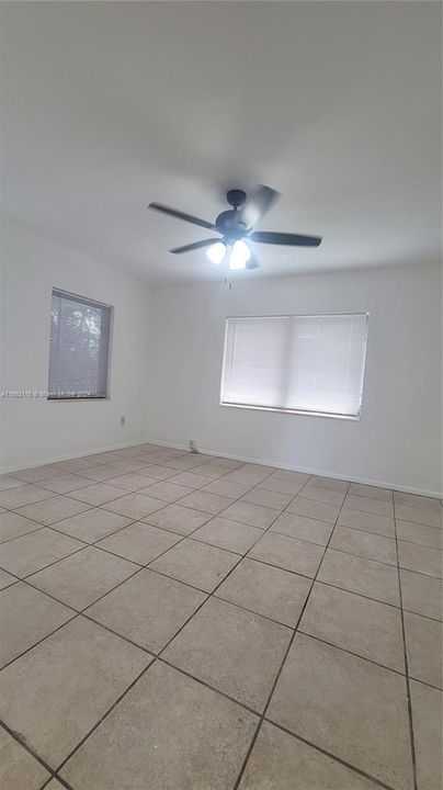 For Rent: $1,800 (1 beds, 1 baths, 600 Square Feet)