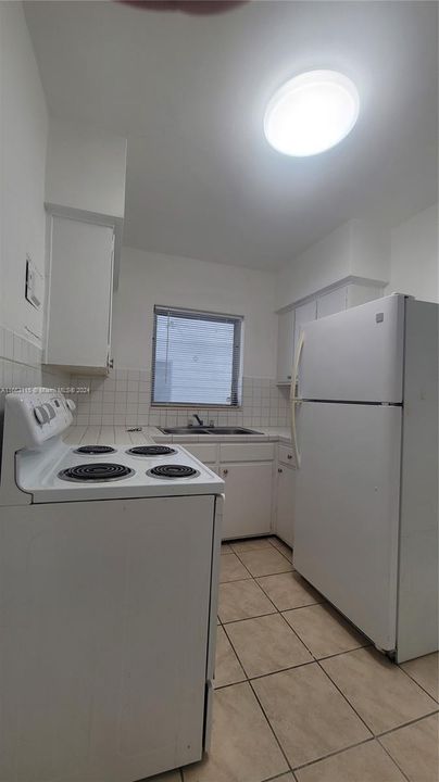 For Rent: $1,800 (1 beds, 1 baths, 600 Square Feet)