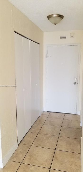 En Venta: $208,000 (1 camas, 1 baños, 714 Pies cuadrados)