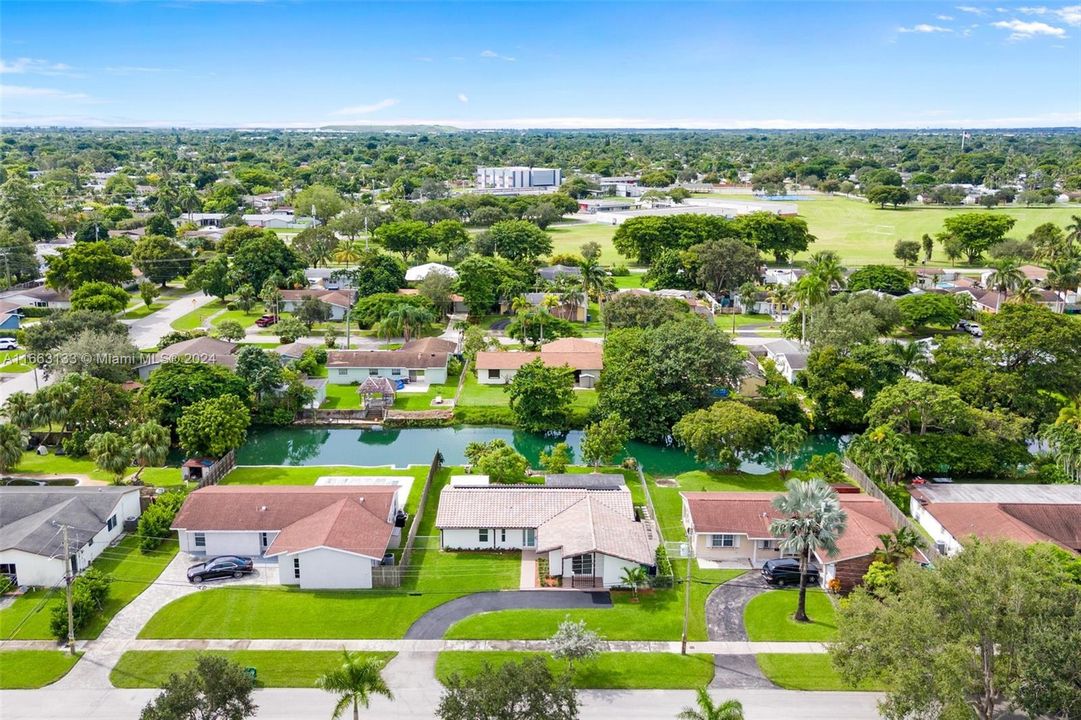 For Sale: $785,000 (4 beds, 2 baths, 1957 Square Feet)