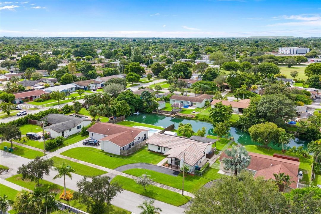 For Sale: $785,000 (4 beds, 2 baths, 1957 Square Feet)