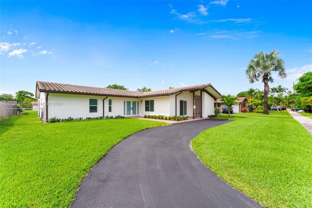 For Sale: $785,000 (4 beds, 2 baths, 1957 Square Feet)