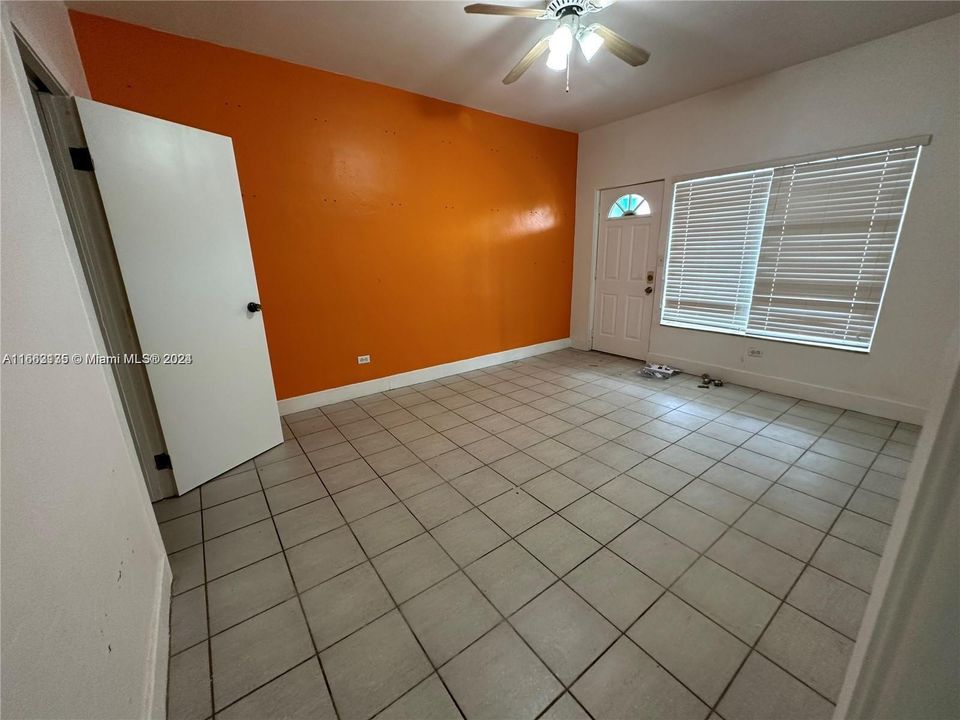 For Rent: $1,800 (1 beds, 1 baths, 540 Square Feet)