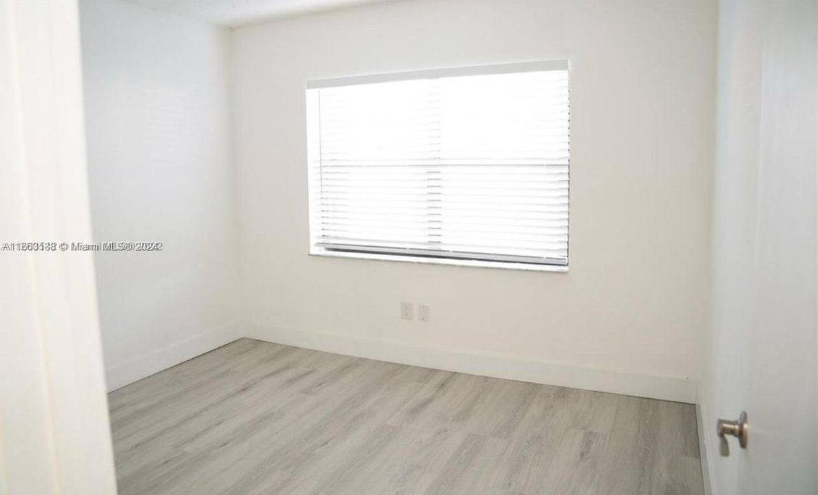 For Sale: $280,000 (2 beds, 2 baths, 752 Square Feet)