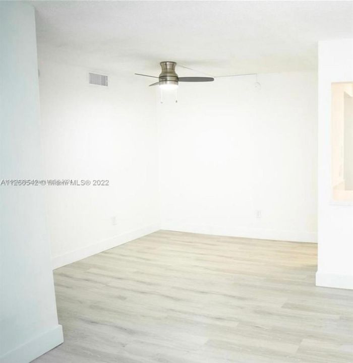 For Sale: $280,000 (2 beds, 2 baths, 752 Square Feet)