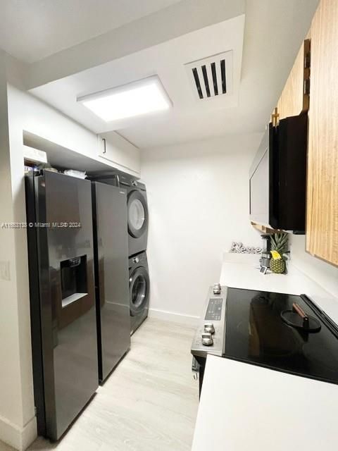 For Sale: $280,000 (2 beds, 2 baths, 752 Square Feet)