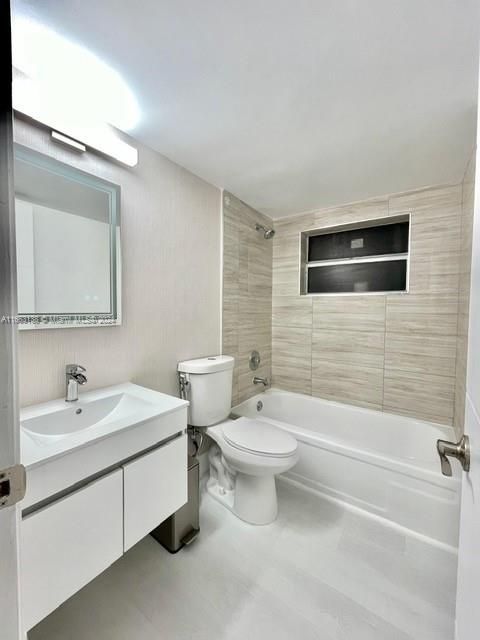 For Sale: $280,000 (2 beds, 2 baths, 752 Square Feet)