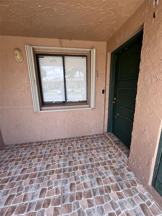 For Rent: $2,500 (2 beds, 2 baths, 1256 Square Feet)