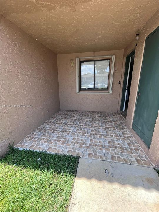 For Rent: $2,500 (2 beds, 2 baths, 1256 Square Feet)