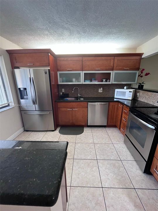 For Rent: $2,500 (2 beds, 2 baths, 1256 Square Feet)