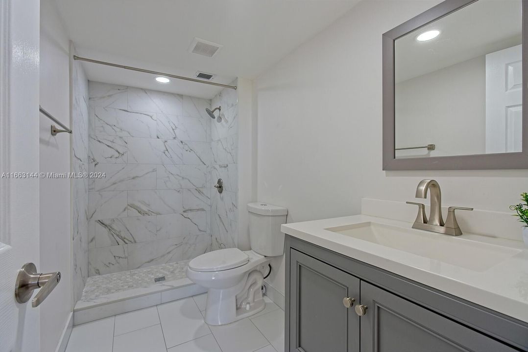 For Sale: $250,000 (2 beds, 2 baths, 1148 Square Feet)