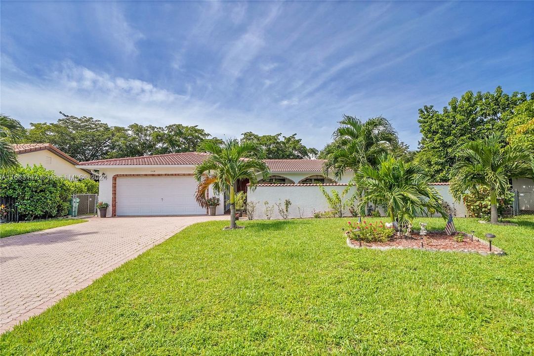 For Sale: $629,000 (3 beds, 2 baths, 1893 Square Feet)